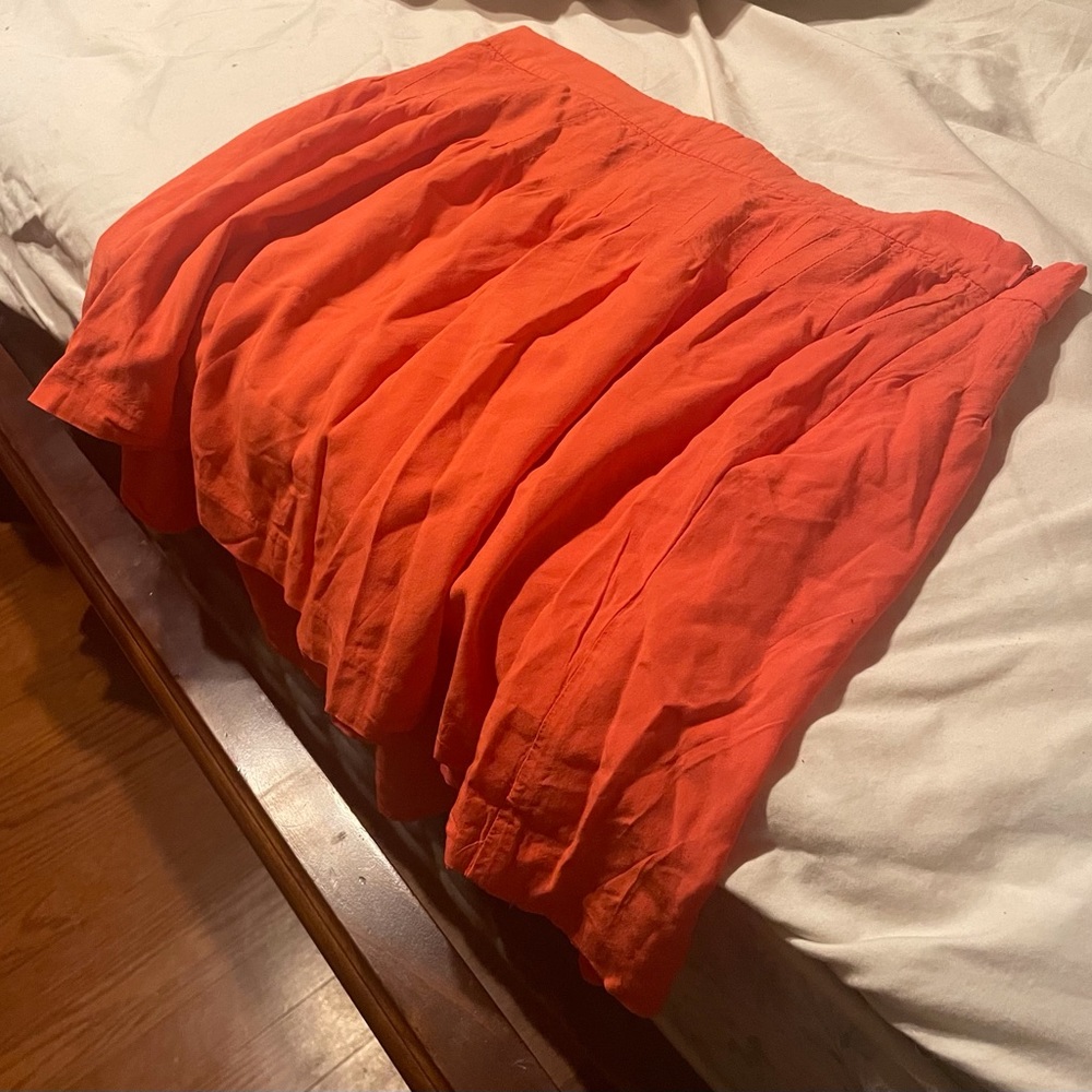 Gap skirt